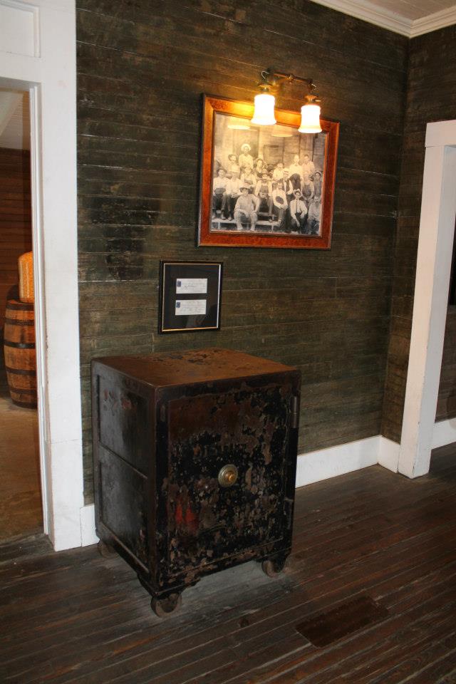 150835_500984029937685_1565200443_n