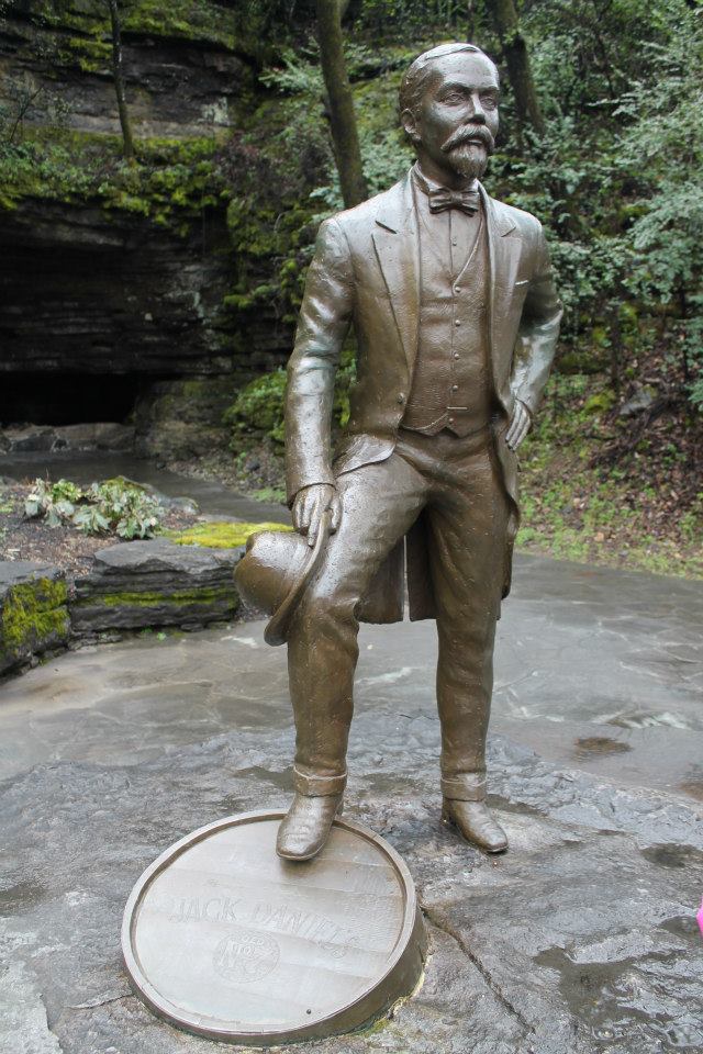 63895_500984019937686_1355674927_n